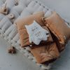 Béžové bavlněné chrastítko králíček 21 cm -fv-interier-25