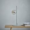 Černá kovová stolní lampa Orb -fv-interier-25