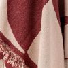 Červeno-růžový pléd Bloomingville Olica 160 x 130 cm -fv-interier-25
