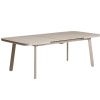 Béžový kovový zahradní rozkládací stůl kave home Izola 185/235 x 100 cm