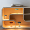 Béžová kovová nabíjecí stolní LED lampa MINI -fv -interier-25