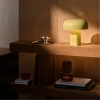 Žlutá kovová stolní lampa Sandro -fv-interier-25